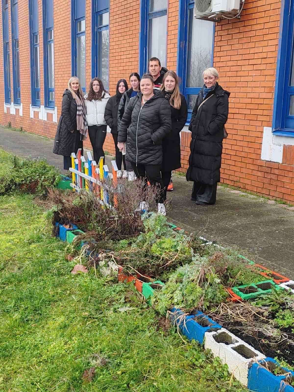 Job shadowing - Osnovna šola dr. Jožeta Pučnika, Črešnjevec, Slovenia